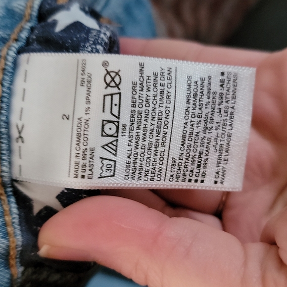 ❤️ Old Navy American Flag Boyfriend Distressed Shorts - Picture 6 of 6